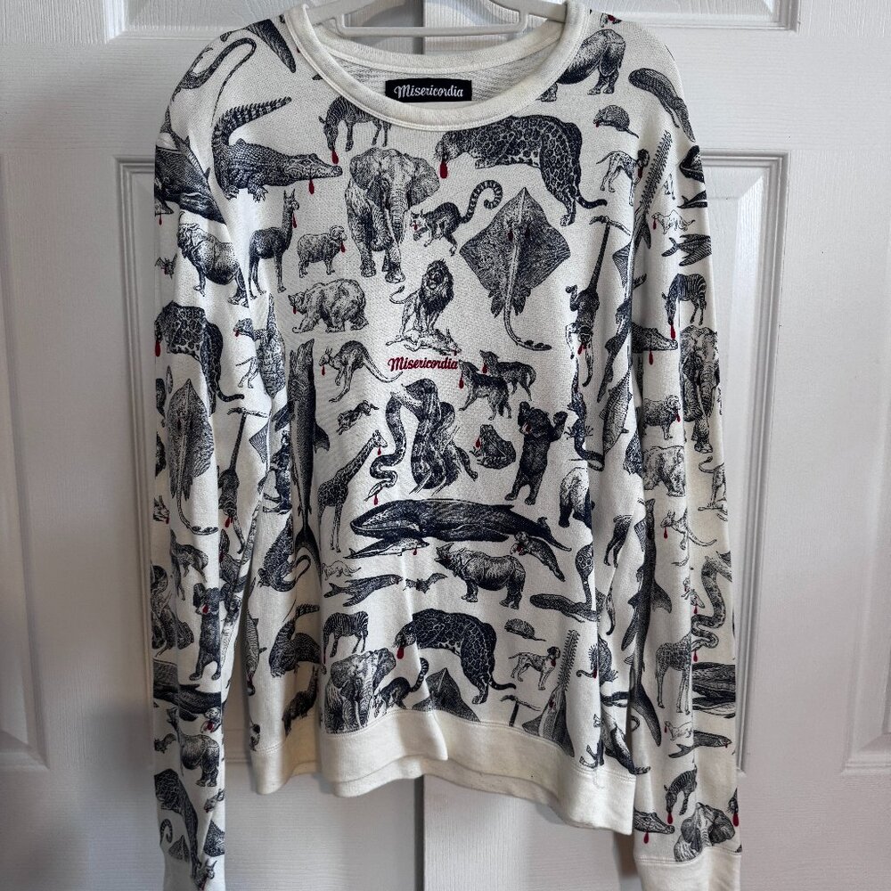 Light Pull Over w/ Interesting Animal Print - Misericordia